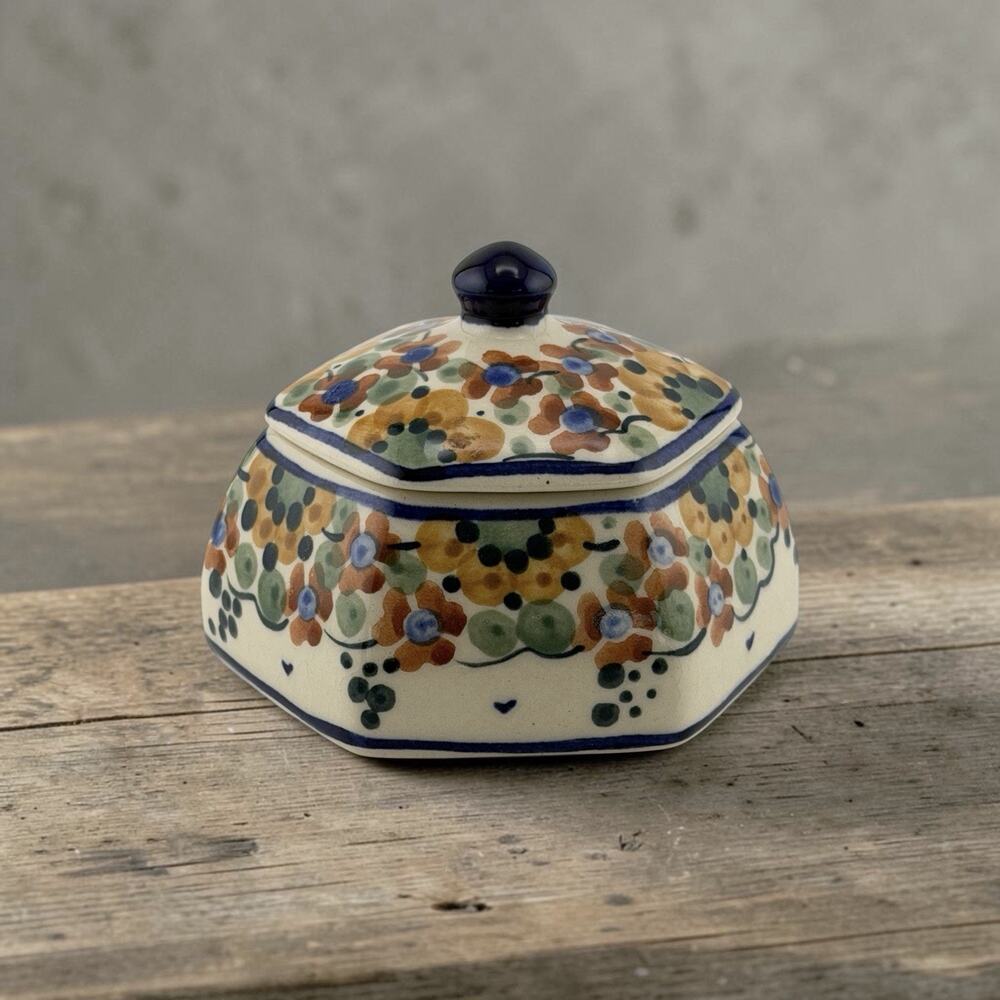 Manufaktura Polish Pottery 6 Sided Lidded Trinket Dish Floral Pattern 4.25"
